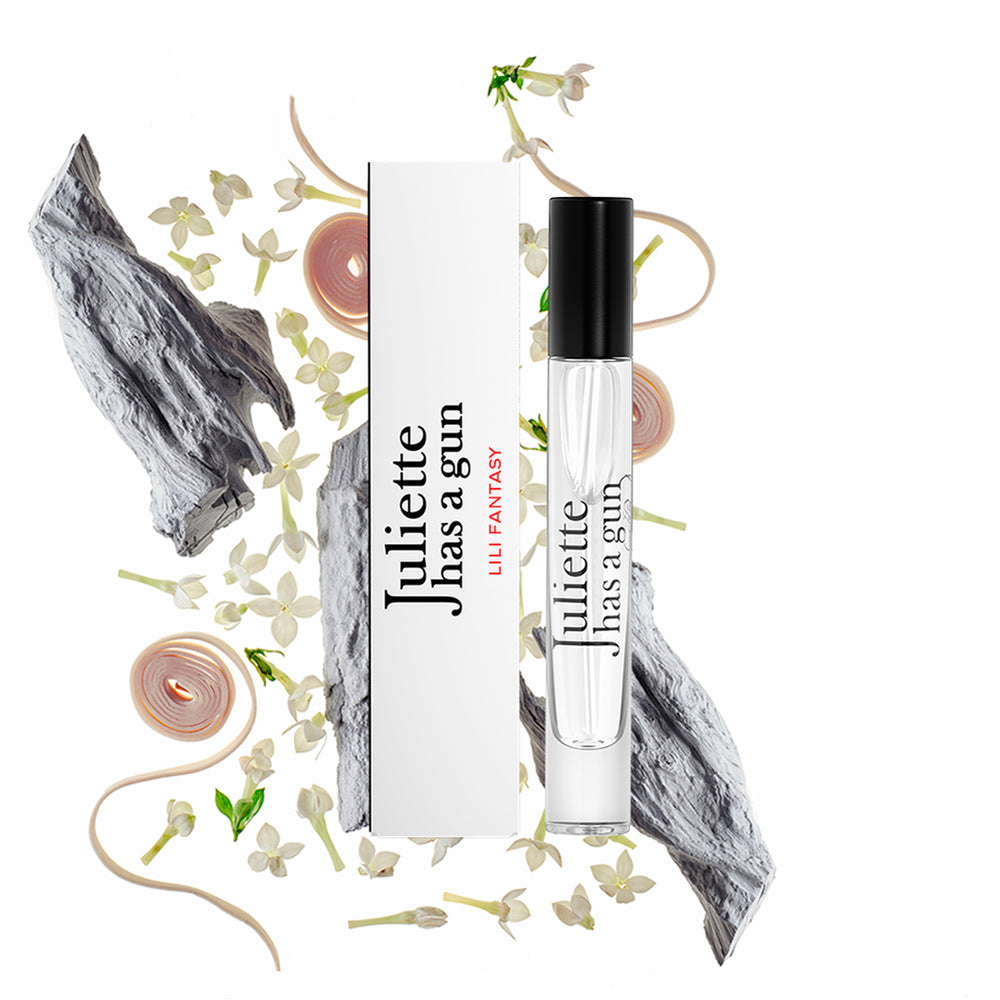 Lili Fantasy by Juliette has a gun travel spray packshot with ingredients 